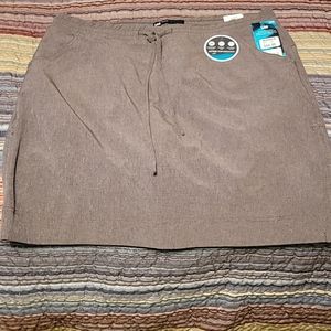 Lee Active performance skort